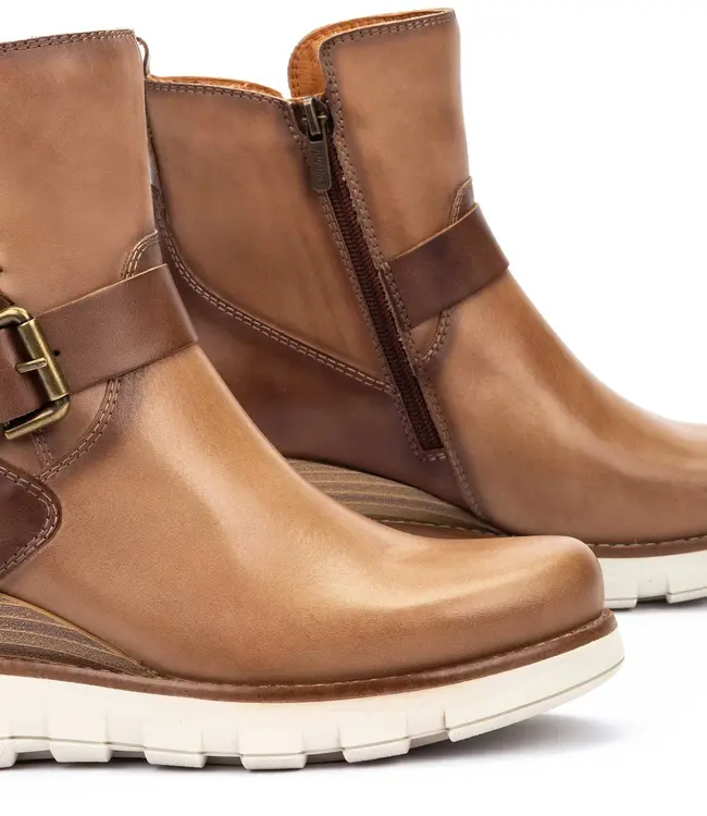 Pikolinos Women Sanlucar Cream Boot