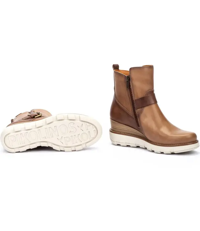 Pikolinos Women Sanlucar Cream Boot