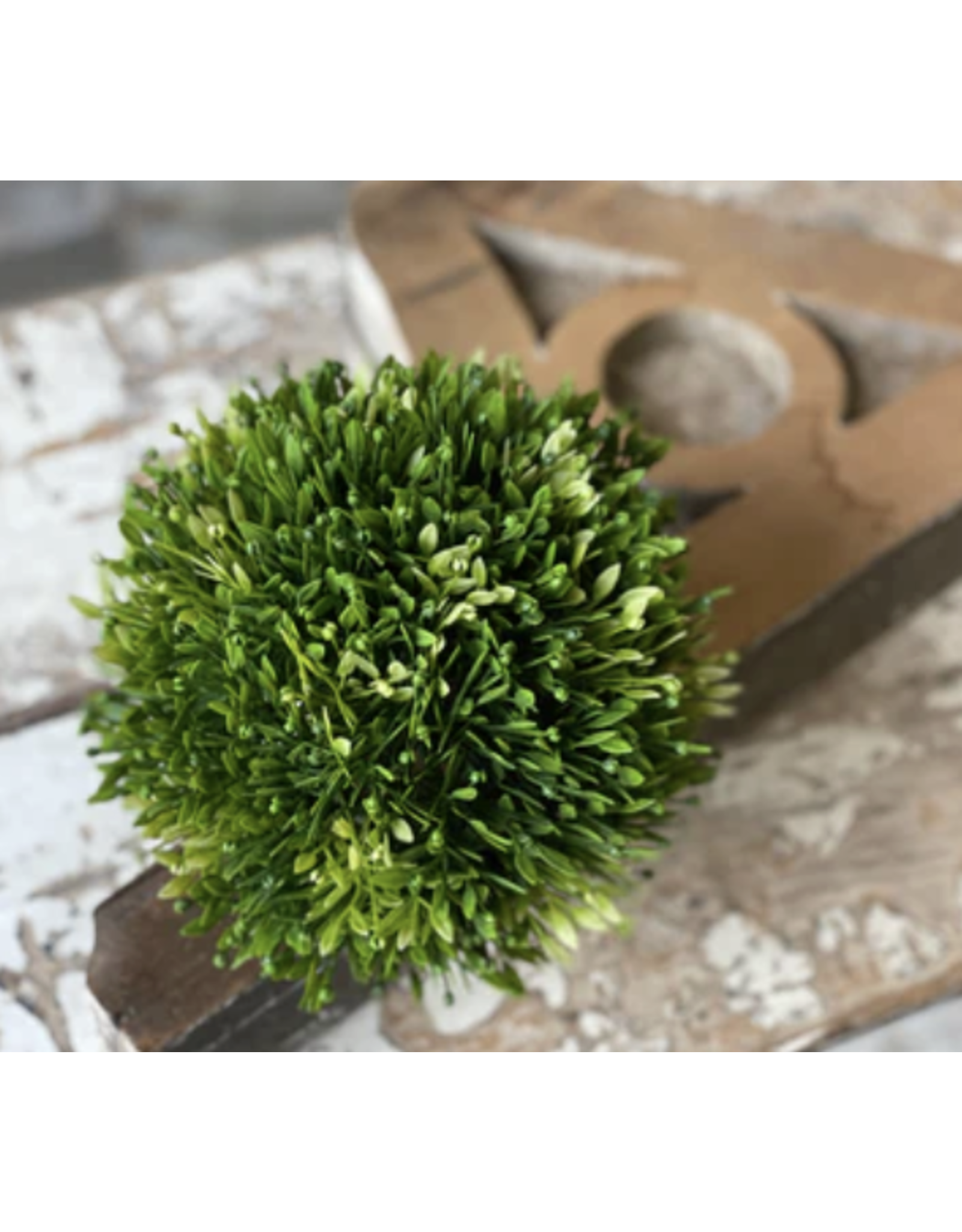 Lancaster & Vintage Seed Head Half Sphere 7.5"