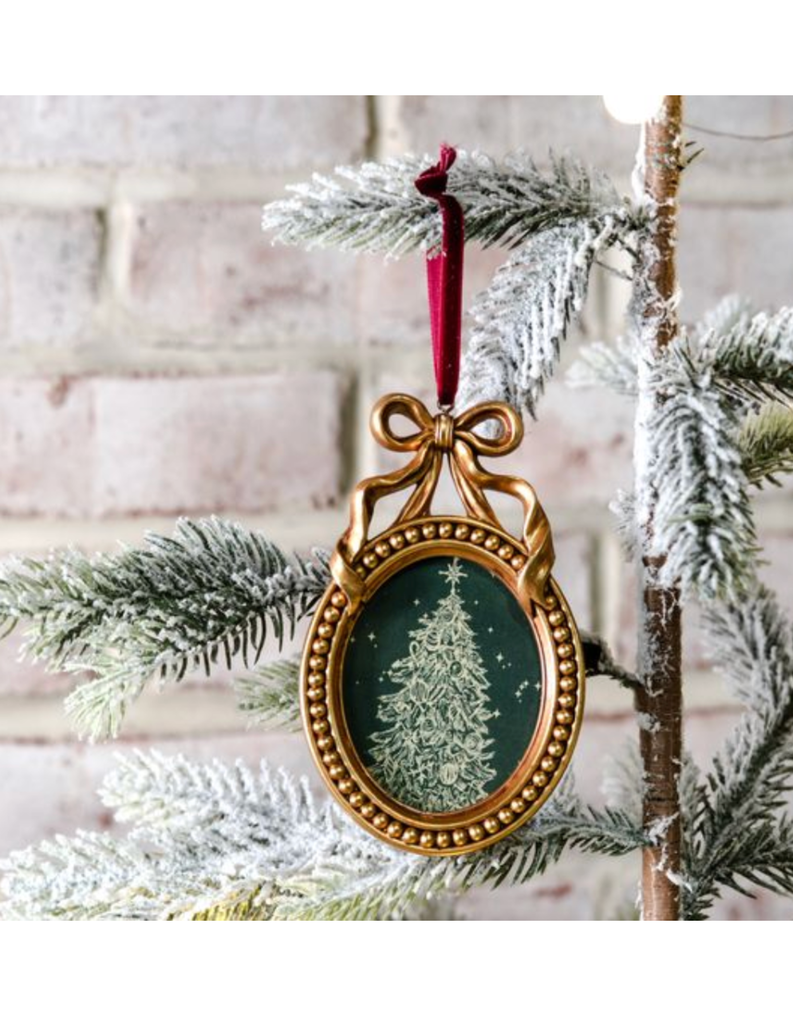 PD Home & Garden Gold Oval Frame Ornament