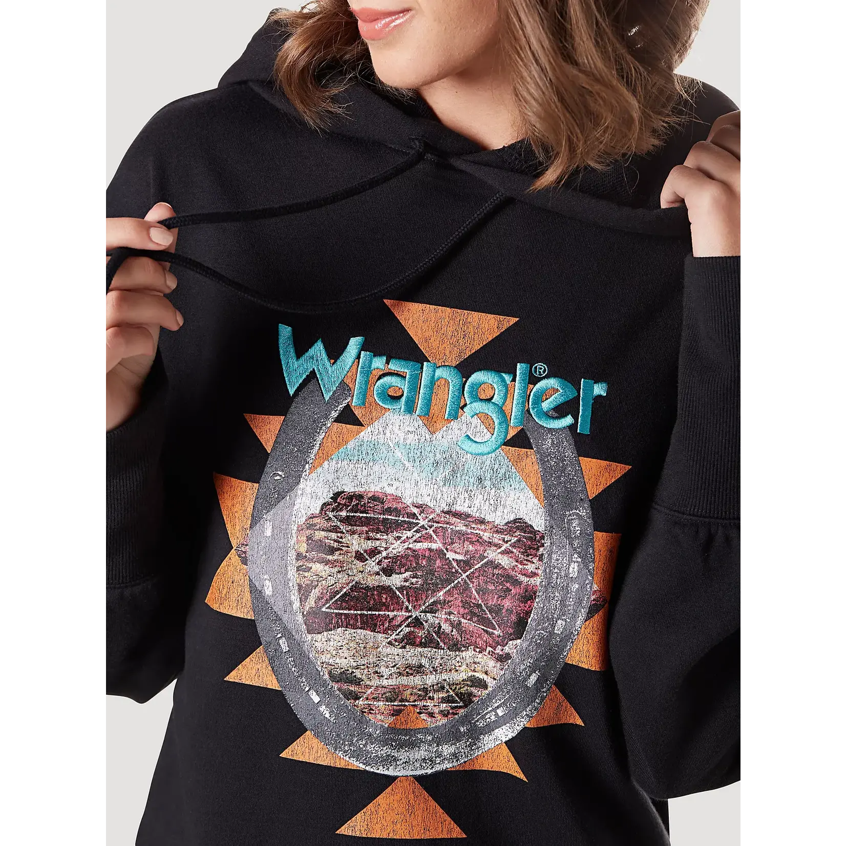 Wrangler Women's Retro Curved Hem Graphic Hoodie - 112335653