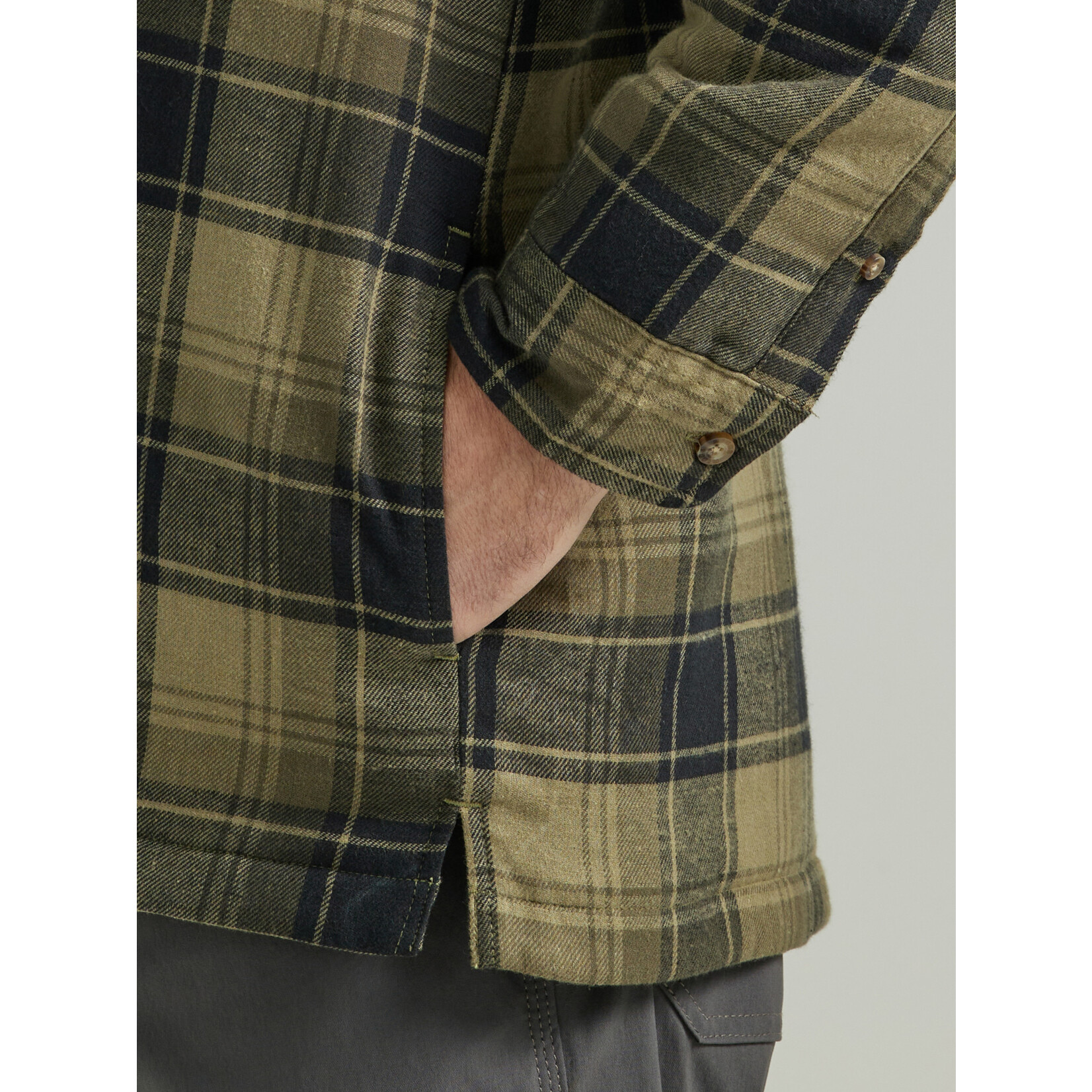 Wrangler Wrangler Men's Riggs Workwear Hooded Flannel - 112330072