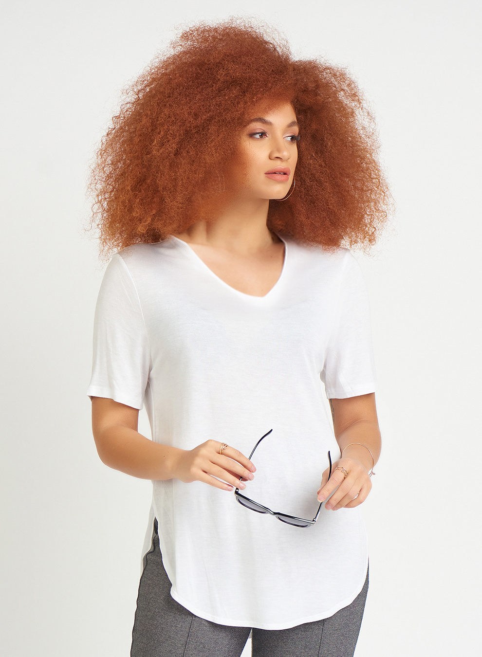 ROUNDED HEM SIDE SLIT TEE