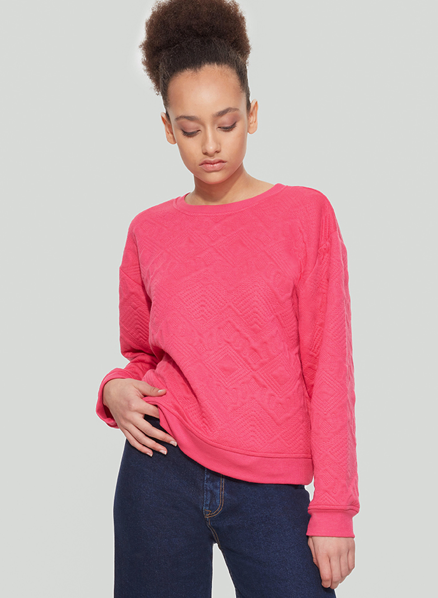 EMBOSSED SWEATSHIRT TOP