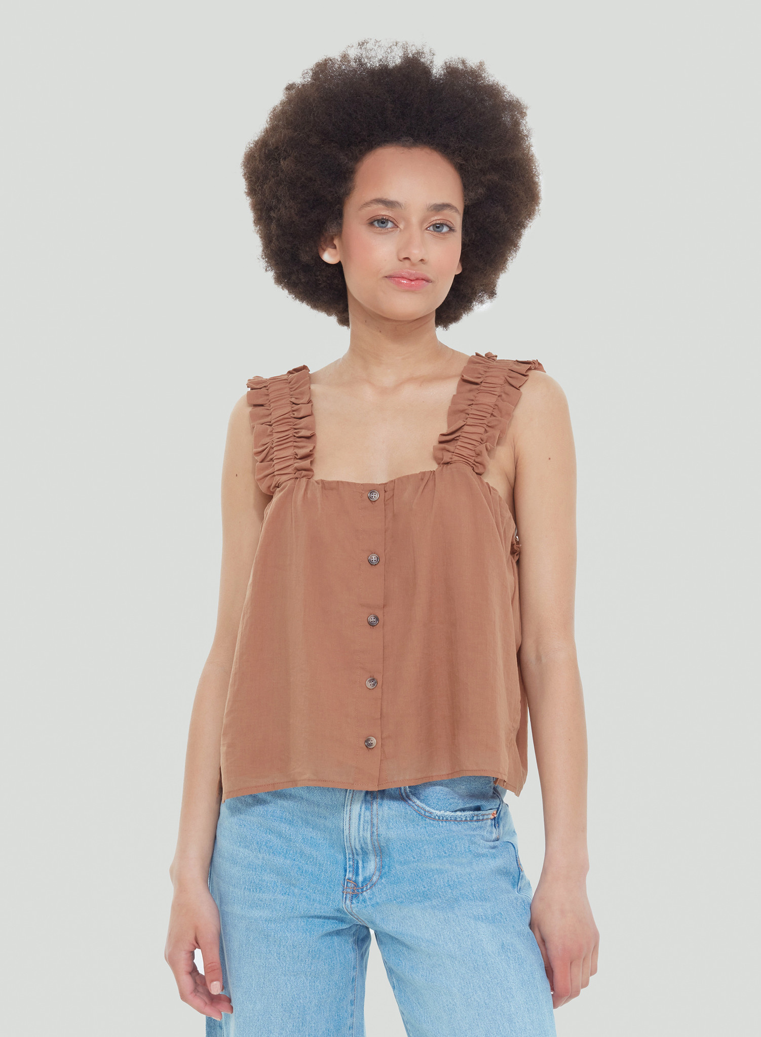 RUFFLE STRAP BUTTON CAMI