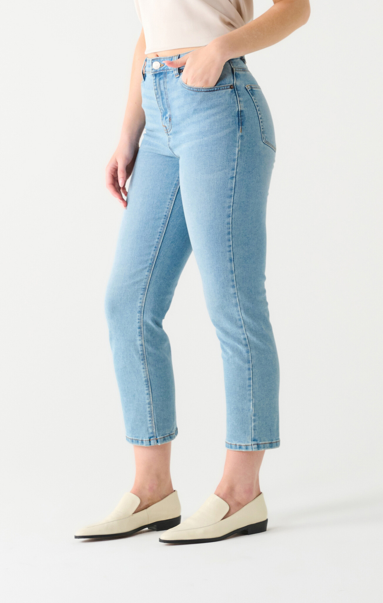 HIGH RISE RELAXED STRAIGHT JEAN