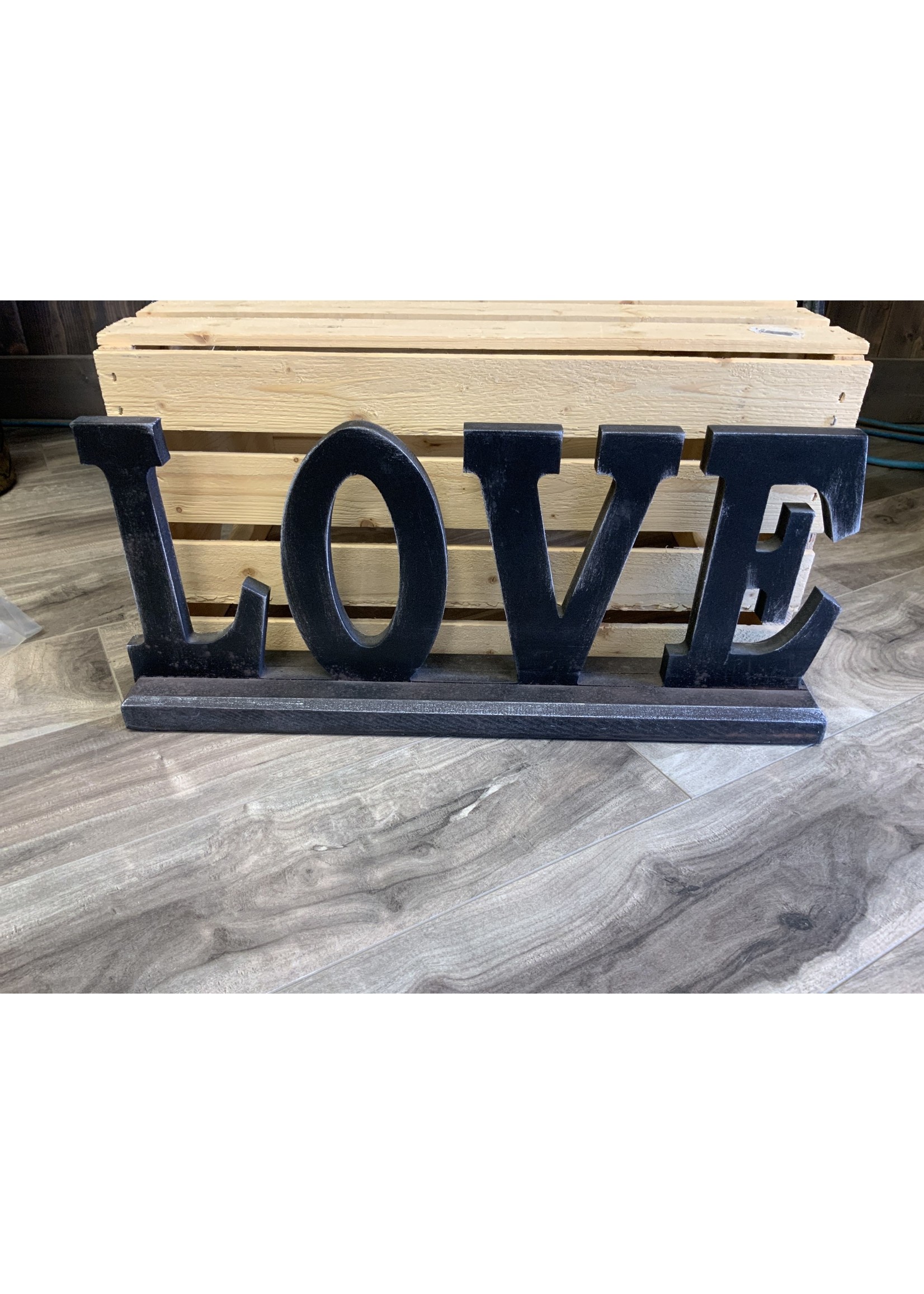 “LOVE” WOODEN LETTERS
