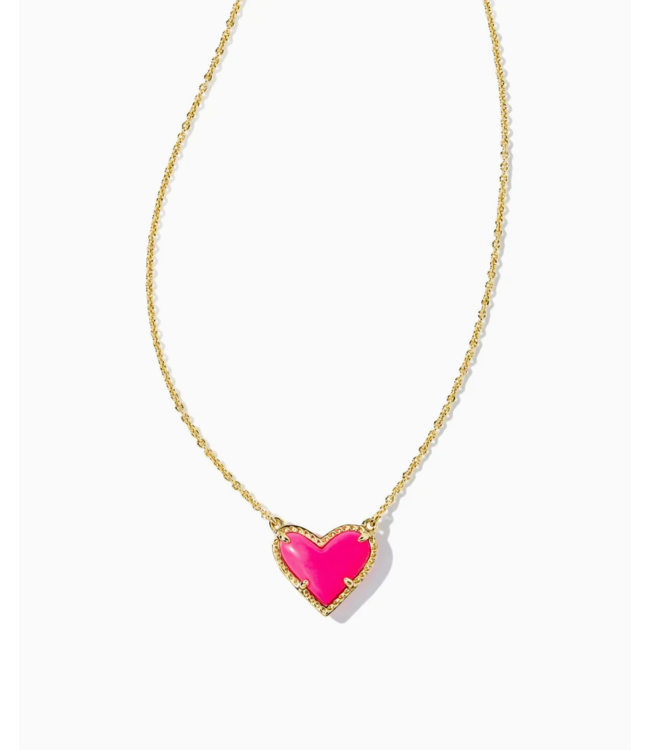 ARI Heart pendant necklace