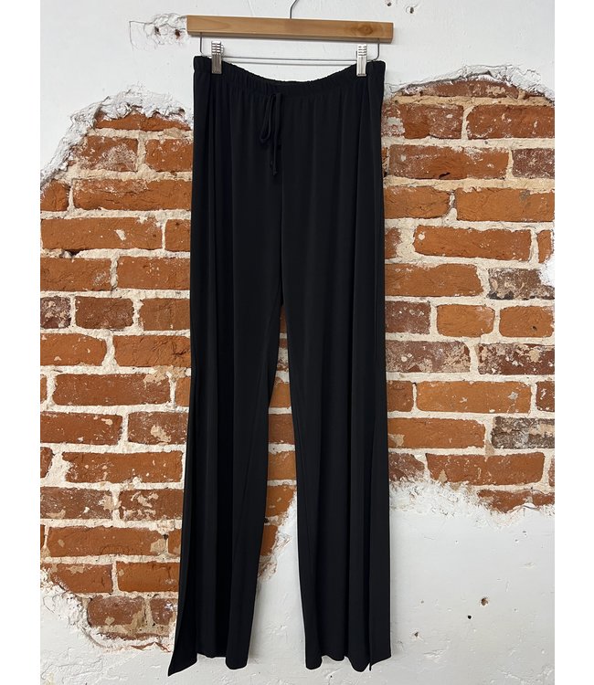 Pants w/ open slit side