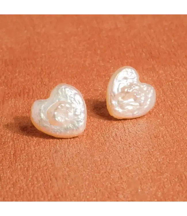 HAYDEE pearl heart stud 18k gold plated
