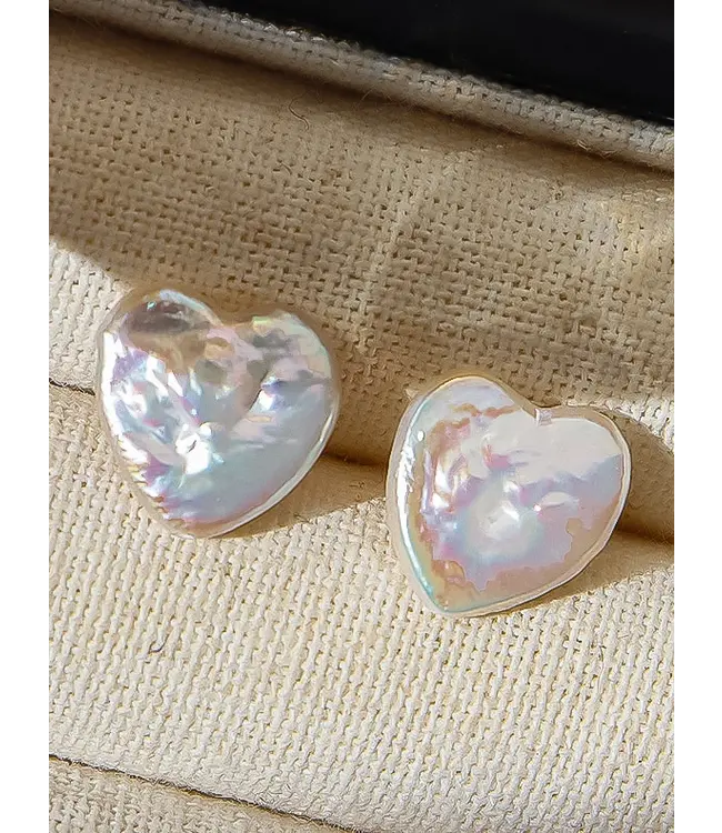 HAYDEE pearl heart stud 18k gold plated