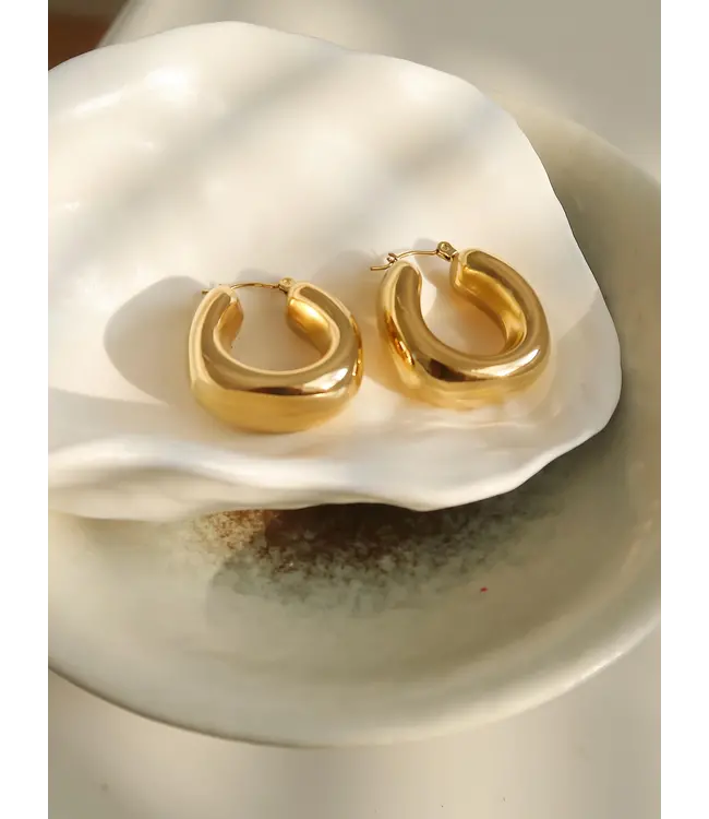 HUNTER classic U hoop 18k gold plated