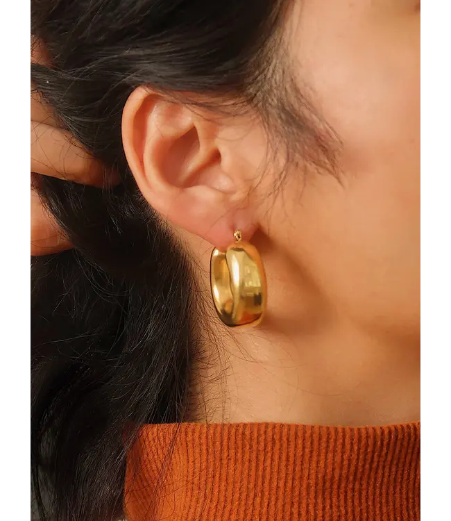 HUNTER classic U hoop 18k gold plated