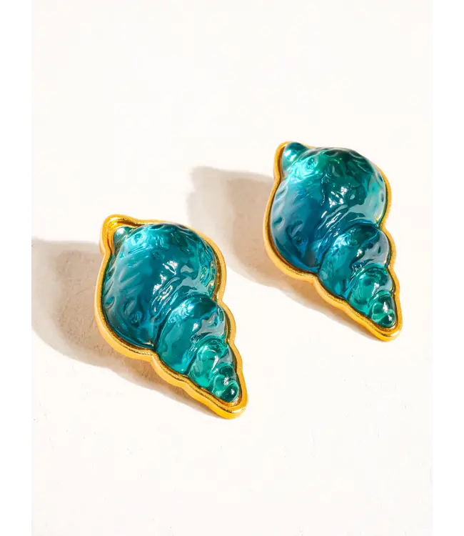 YVON green shell stud 18k gold plated