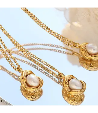 Flanerie ZAKAI pearl round neck 18k gold plated