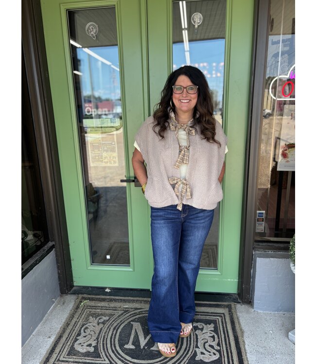 IFJ65466 Sherpa Vest w/ Plaid Front Ties