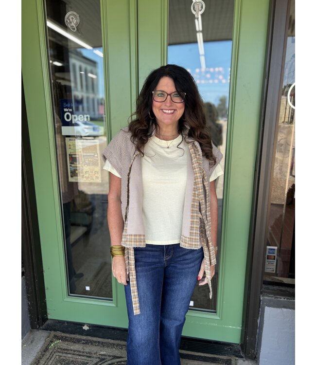 IFJ65466 Sherpa Vest w/ Plaid Front Ties