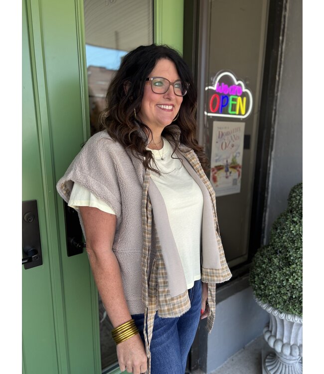 IFJ65466 Sherpa Vest w/ Plaid Front Ties