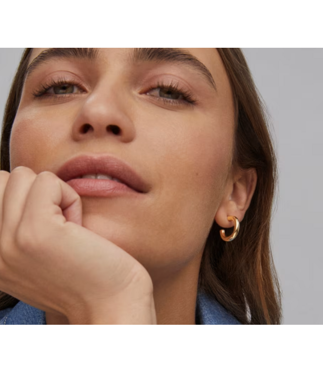 COLETTE Huggie Earring