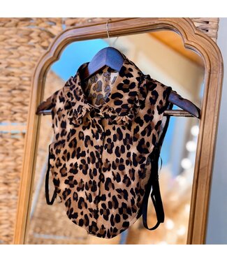 Instant Elevation Faux Collar Leopard Peter Pan