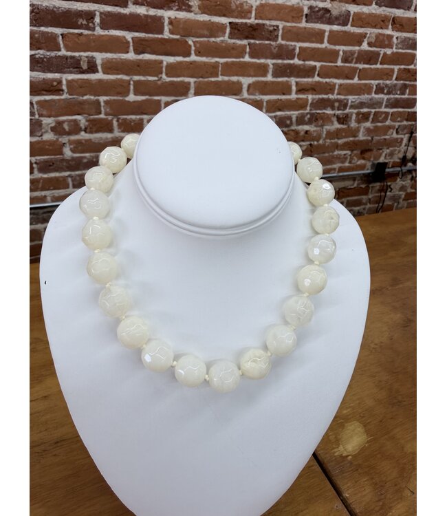 MADDYN BEADED NECKLACE