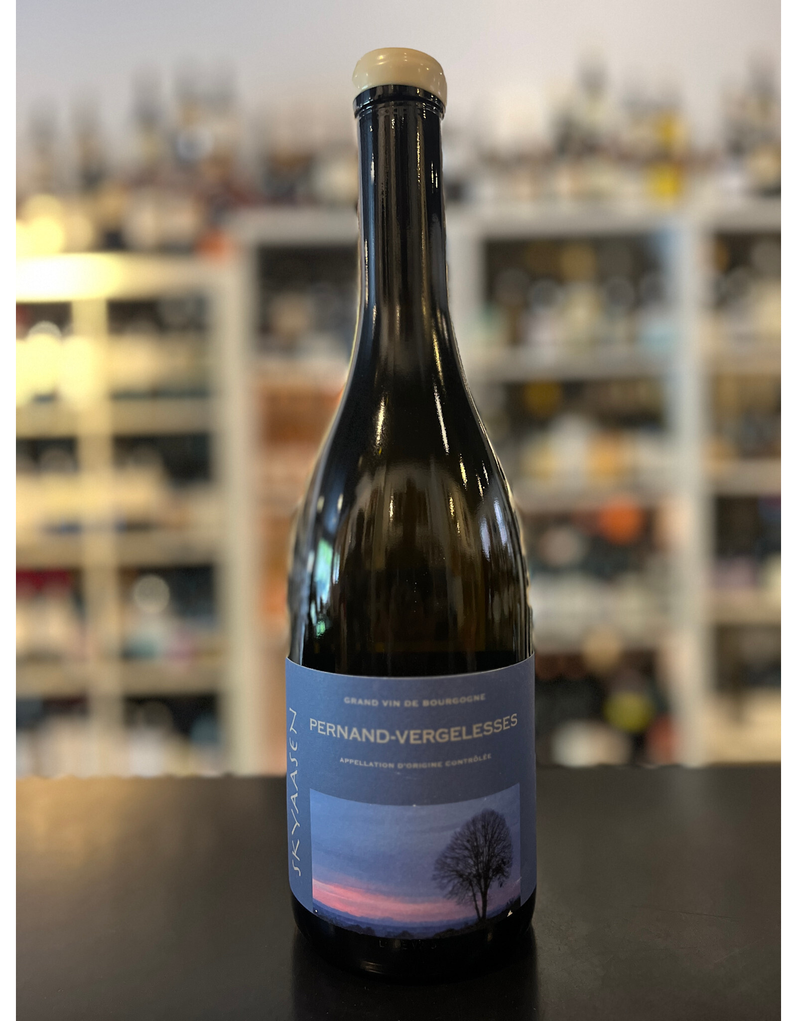 W Burgundy, Bourgogne, Pernand-Vergelesses, Skyaasen 2023