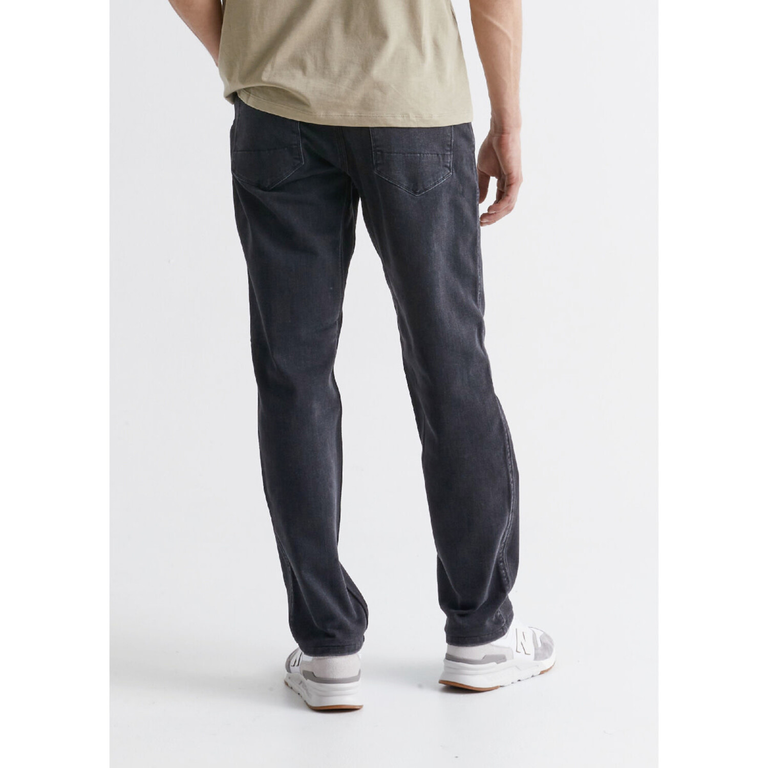 DUER Men's Performance Denim Athletic Straight (Discontinued