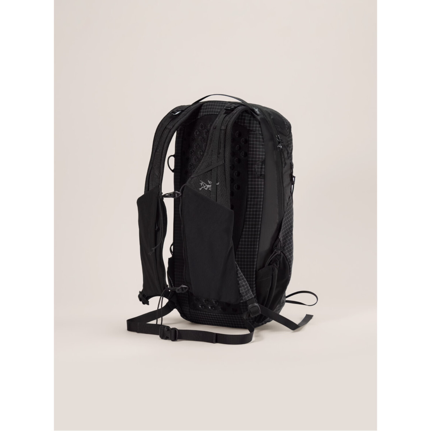 ARC'TERYX Aerios 18 バックパック black Arc'teryx Aerios 18 Backpack - True Outdoors