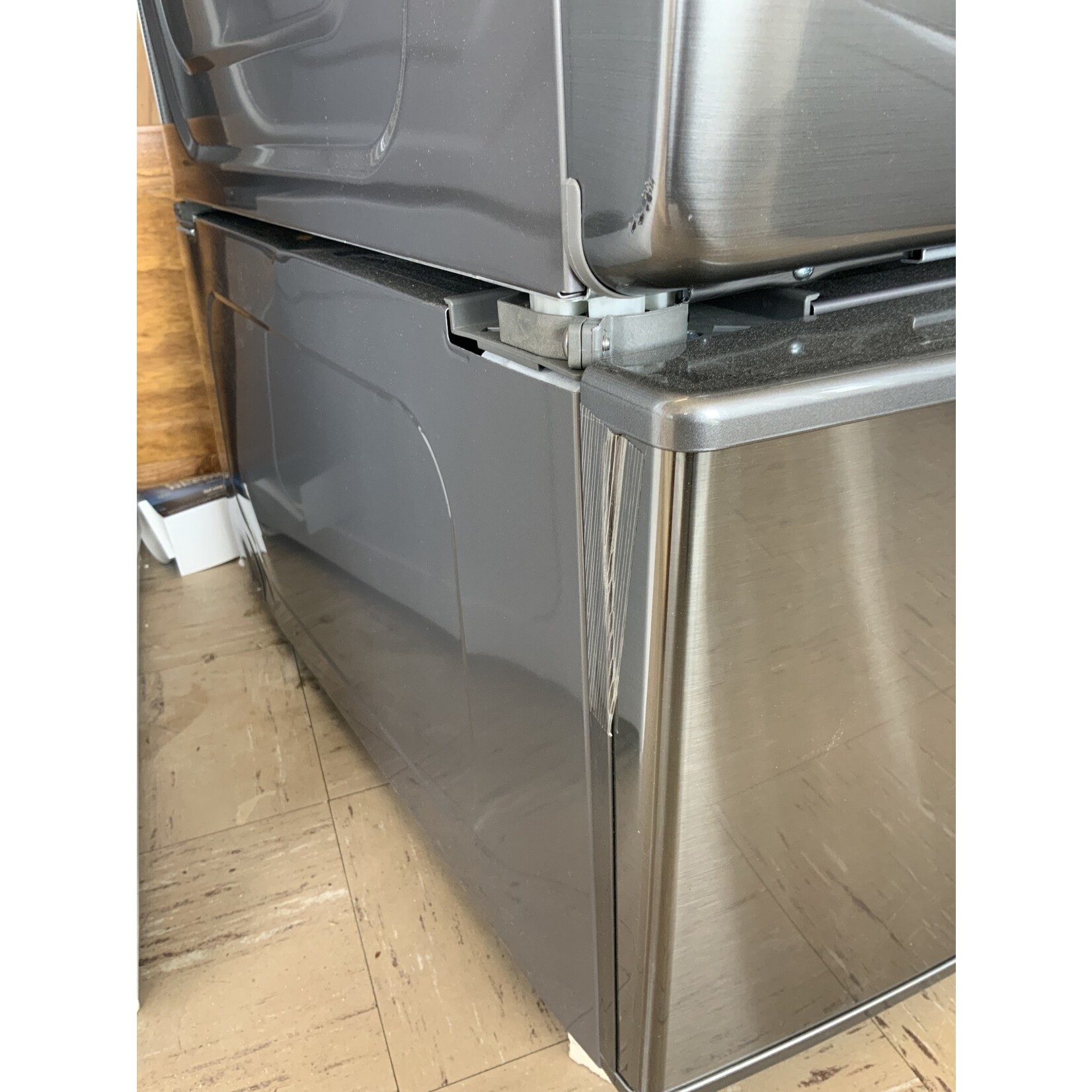 SAMSUNG #WE402NP Samsung 14.2 in. Platinum Laundry Pedestal with Storage Drawer