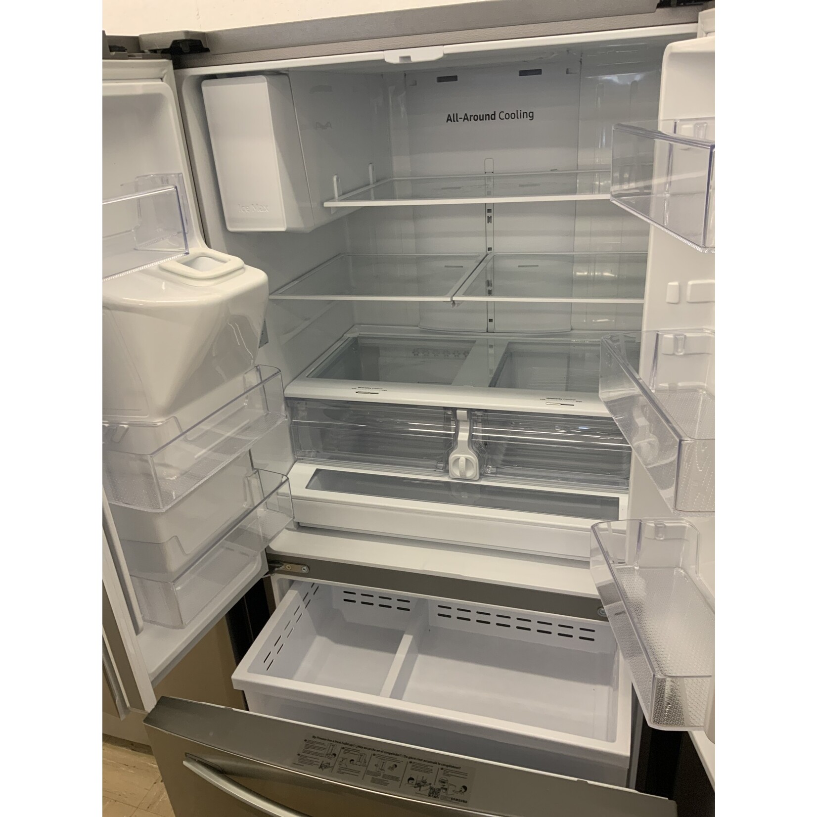 SAMSUNG RF28R6201SR  28 cu. ft. 3-Door French Door Refrigerator in Stainless Steel with CoolSelect Pantry