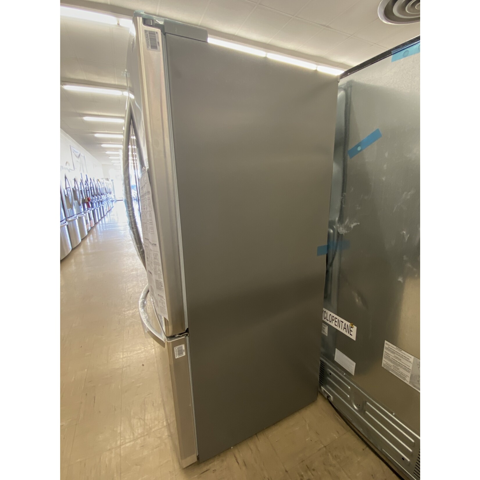 LG Electronics #*LFDS22520S LG 30-inch Wide 22 cu. ft. French Door Refrigerator with Water Dispenser in Stainless Steel