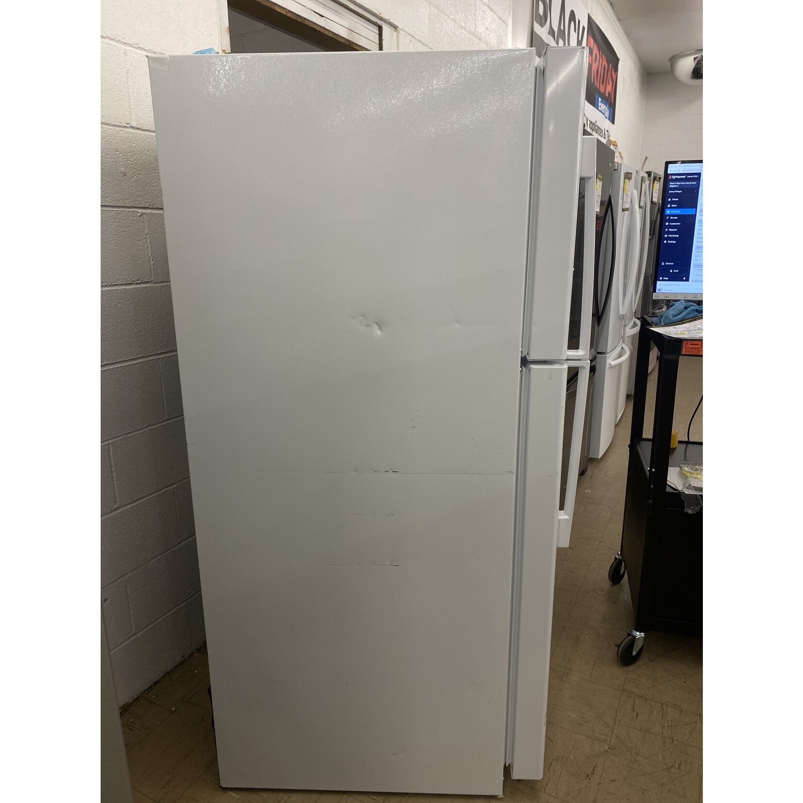 GE GE Appliances 21.9 cu.ft. Top Freezer Refrigerator in white gts22kgnbrww