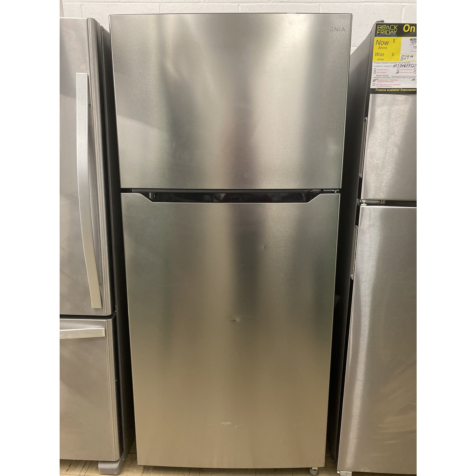 Insignia™ NS-RTM18SS7 Insignia™ - 18 Cu. Ft. Top-Freezer Refrigerator - Stainless steel