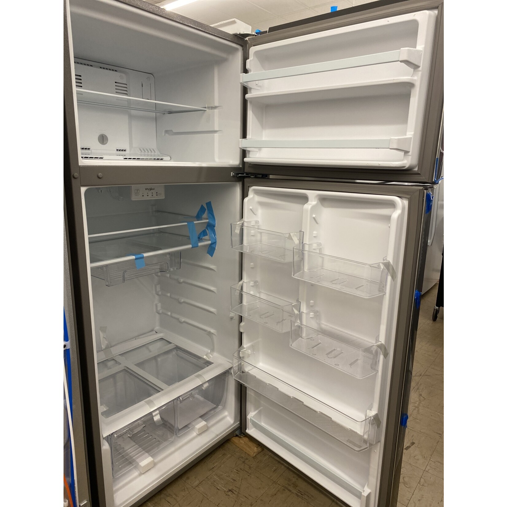 Whirlpool *WRT518SZFM WHR No Frost Top - Free Standing Refr Frez - 18 CU FT; STD ENERGY/GLASS RC; CONTOUR D