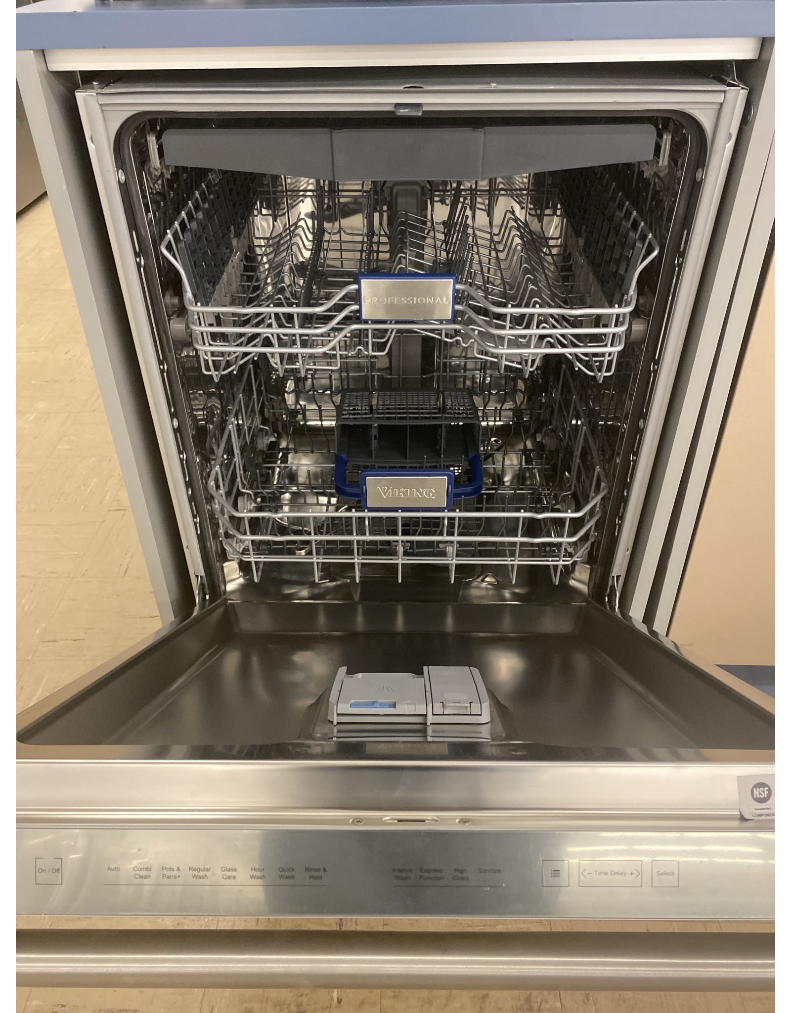 viking VDWU524SS 24" Built-In Dishwasher with Stainless Steel Tub