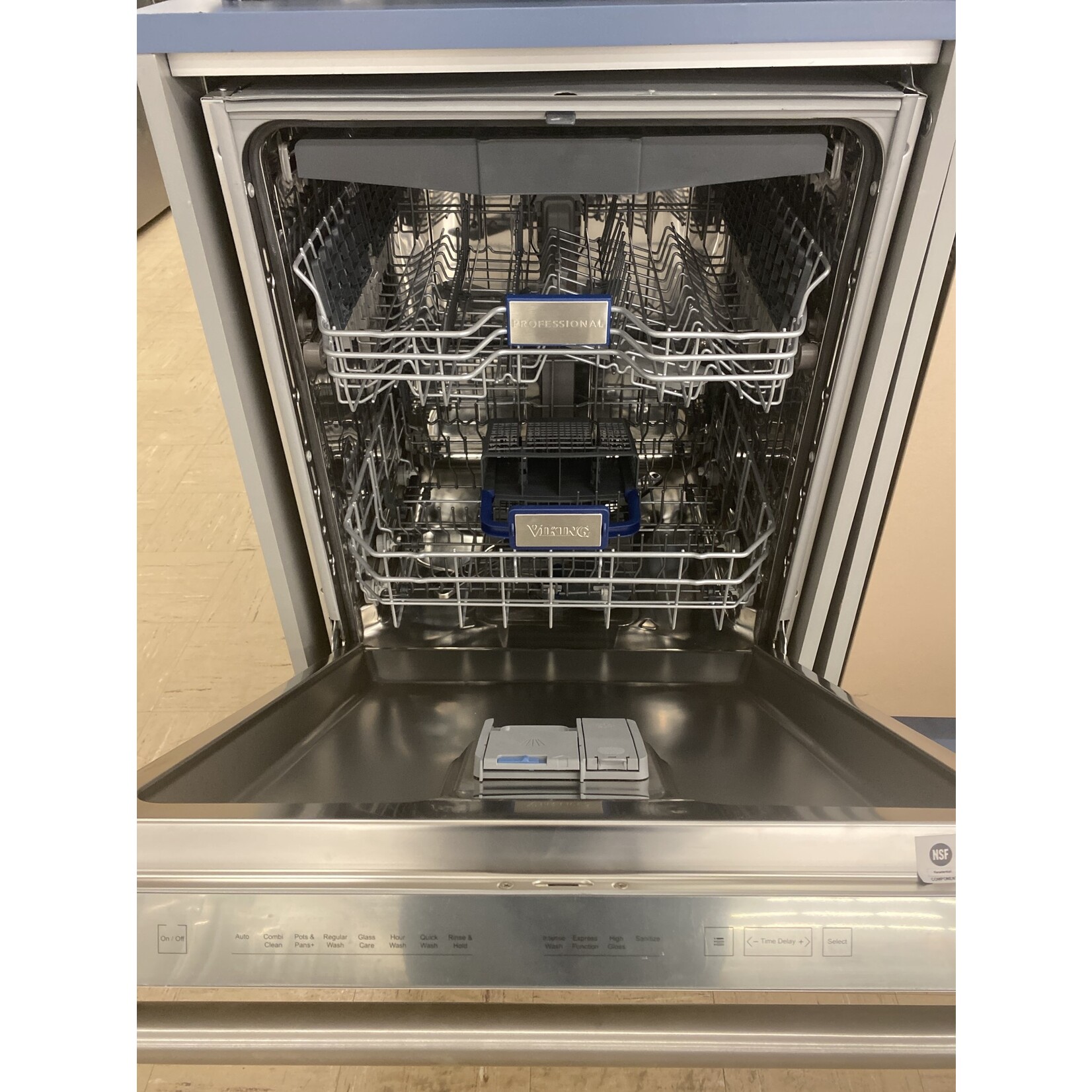 Viking #VDWU524SS 24" Built-In Dishwasher with Stainless Steel Tub