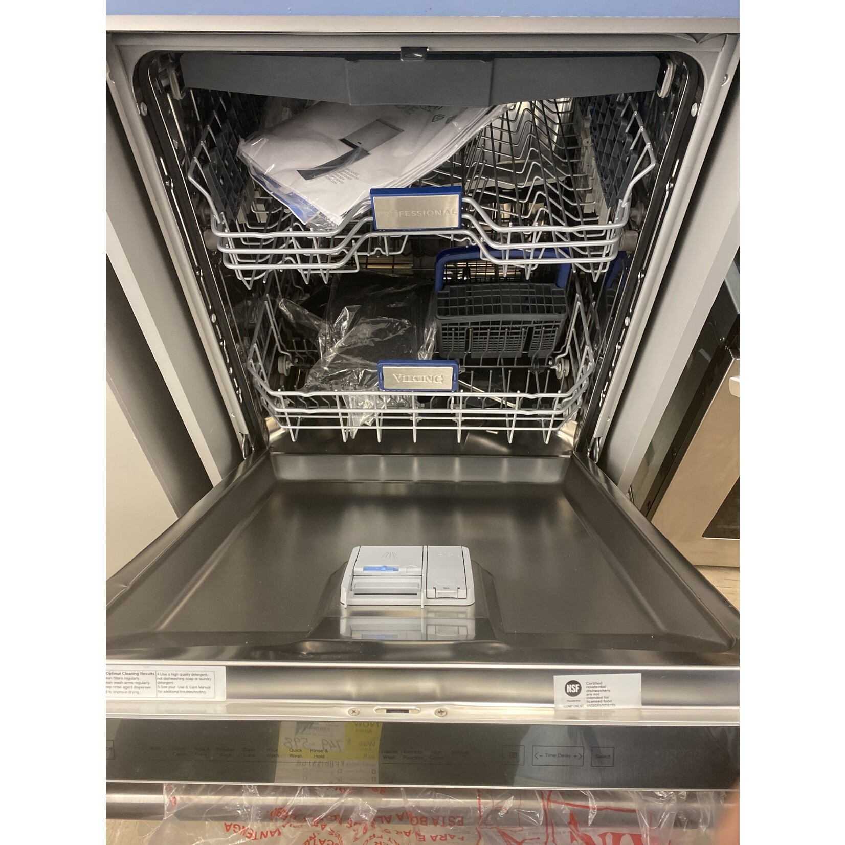 Viking VDWU524SS 24" Built-In Dishwasher with Stainless Steel Tub