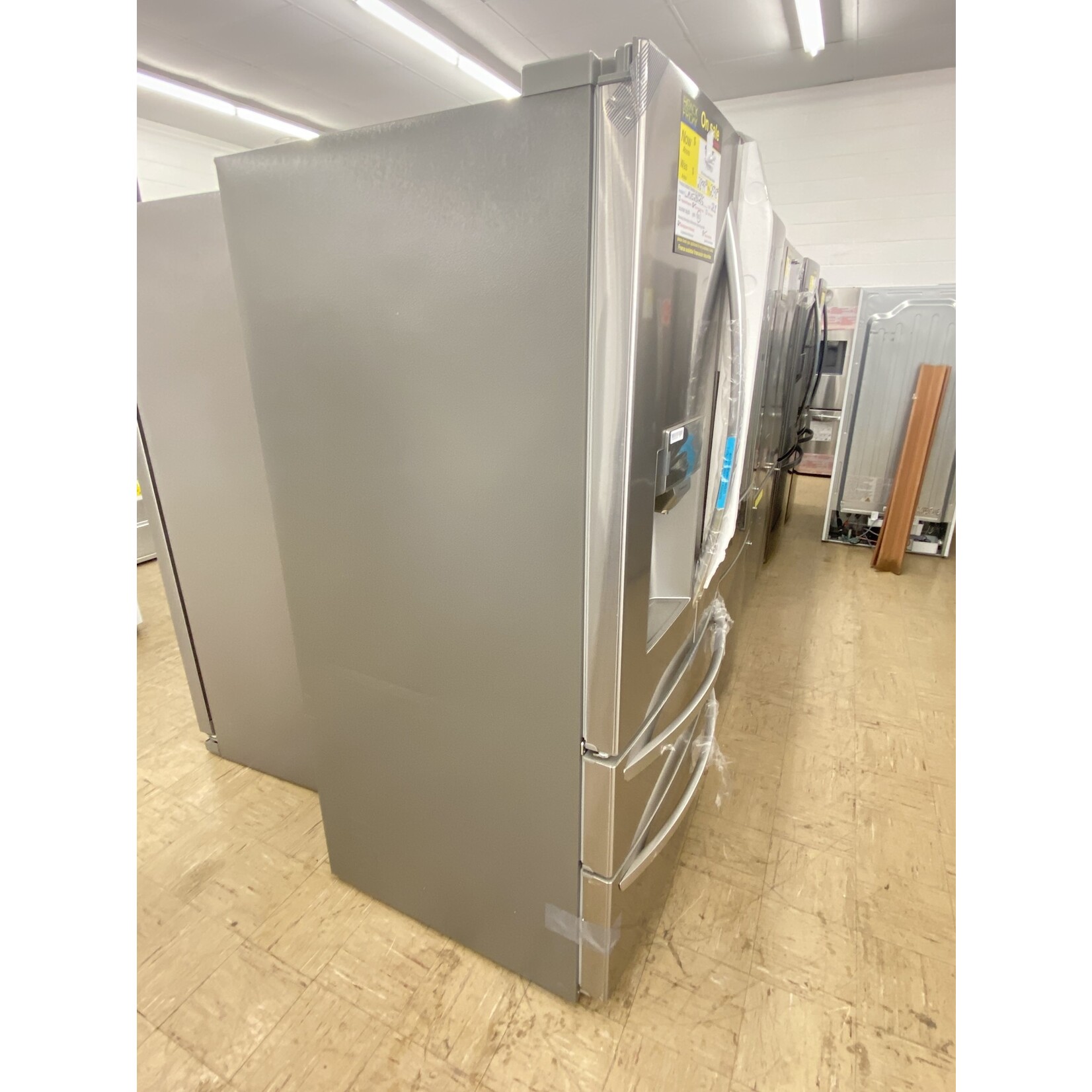 LG LMX528626S 27.8 cu. ft. 4 Door French Door Smart Refrigerator with 2 Freezer Drawers and Wi-Fi Enabled in Stainless Steel