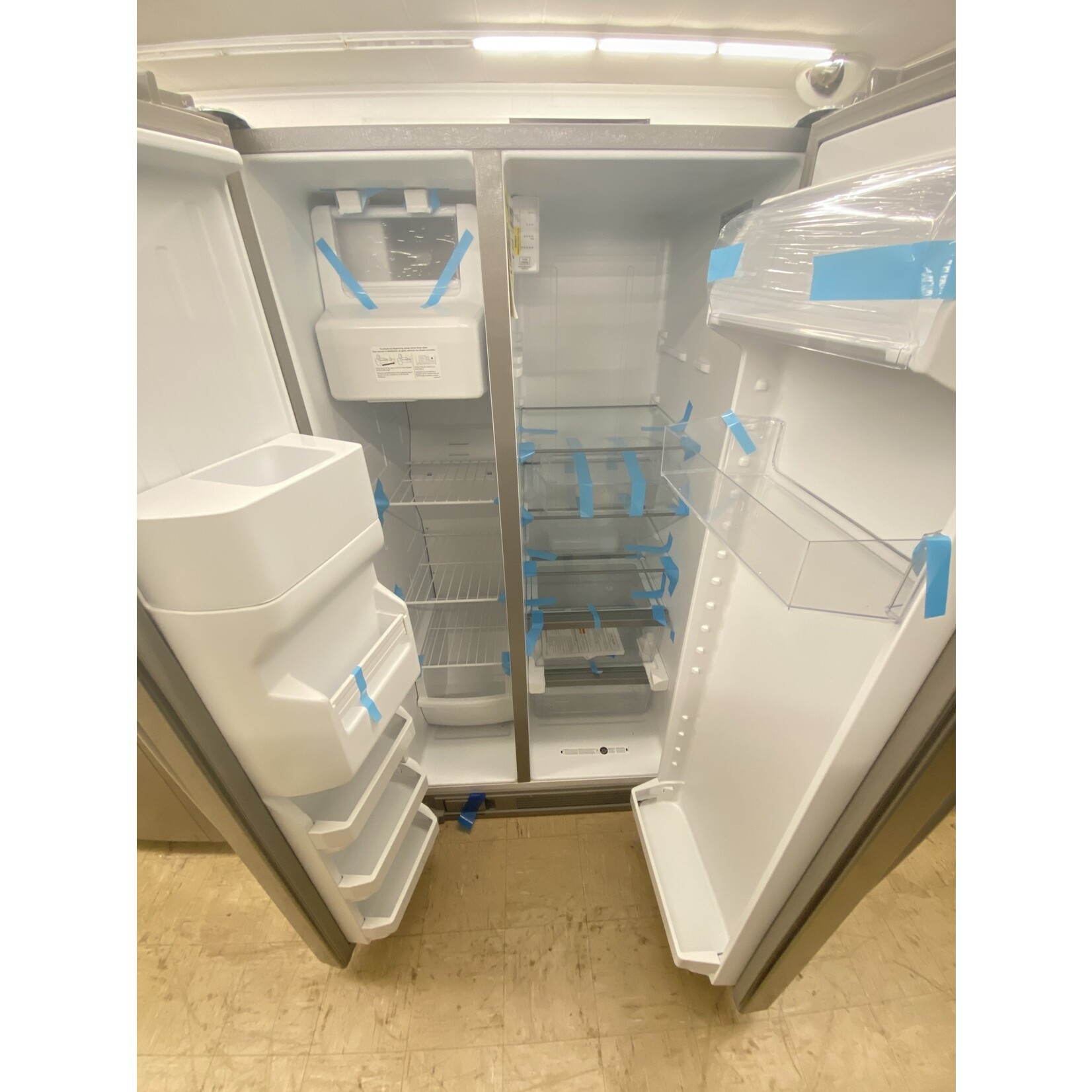 Whirlpool Whirlpool WRS315SDHZ   25 cu. ft. Side by Side Refrigerator in Fingerprint Resistant Stainless Steel