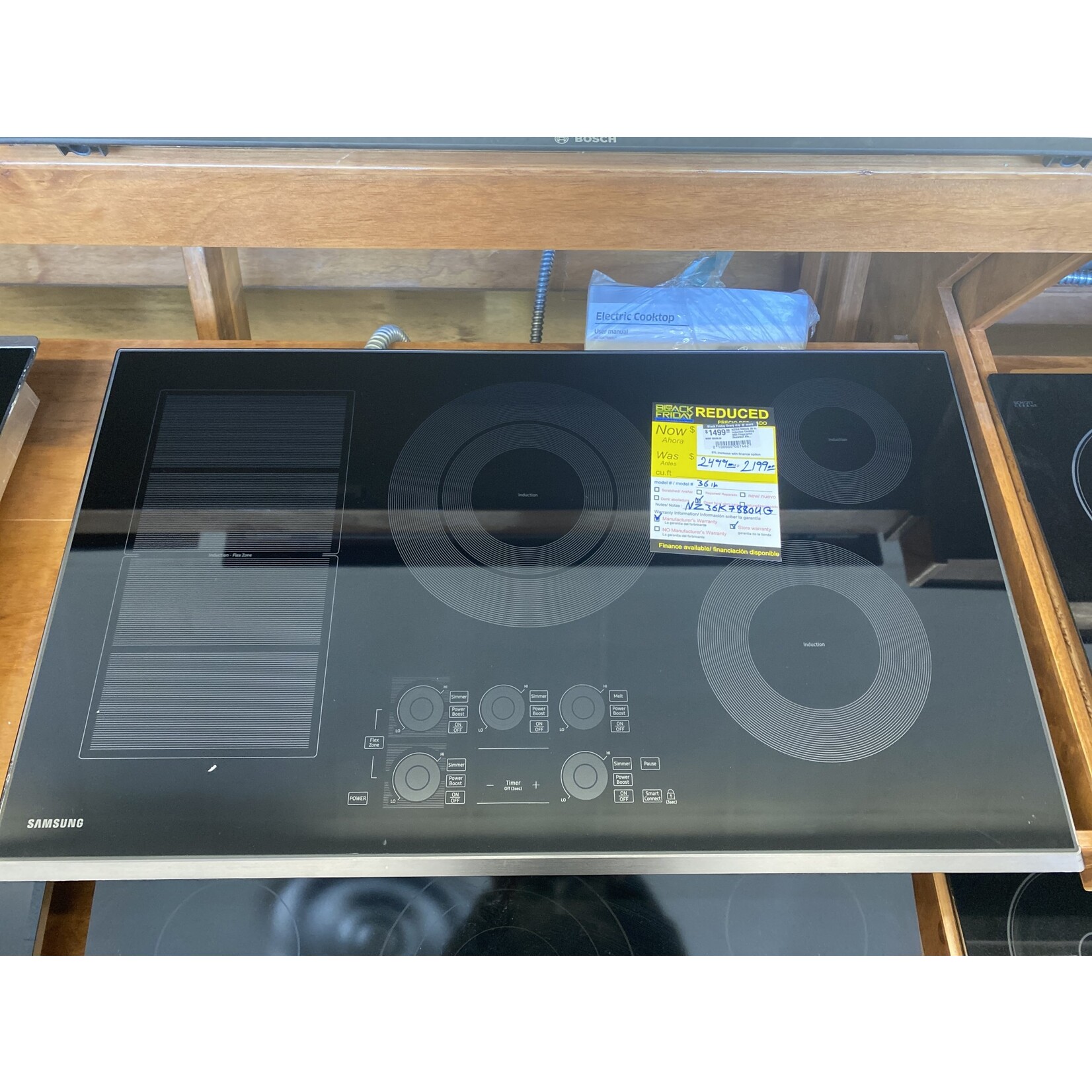 SAMSUNG NZ30K7880UG  36" Smart Induction Cooktop in Black Stainless Steel