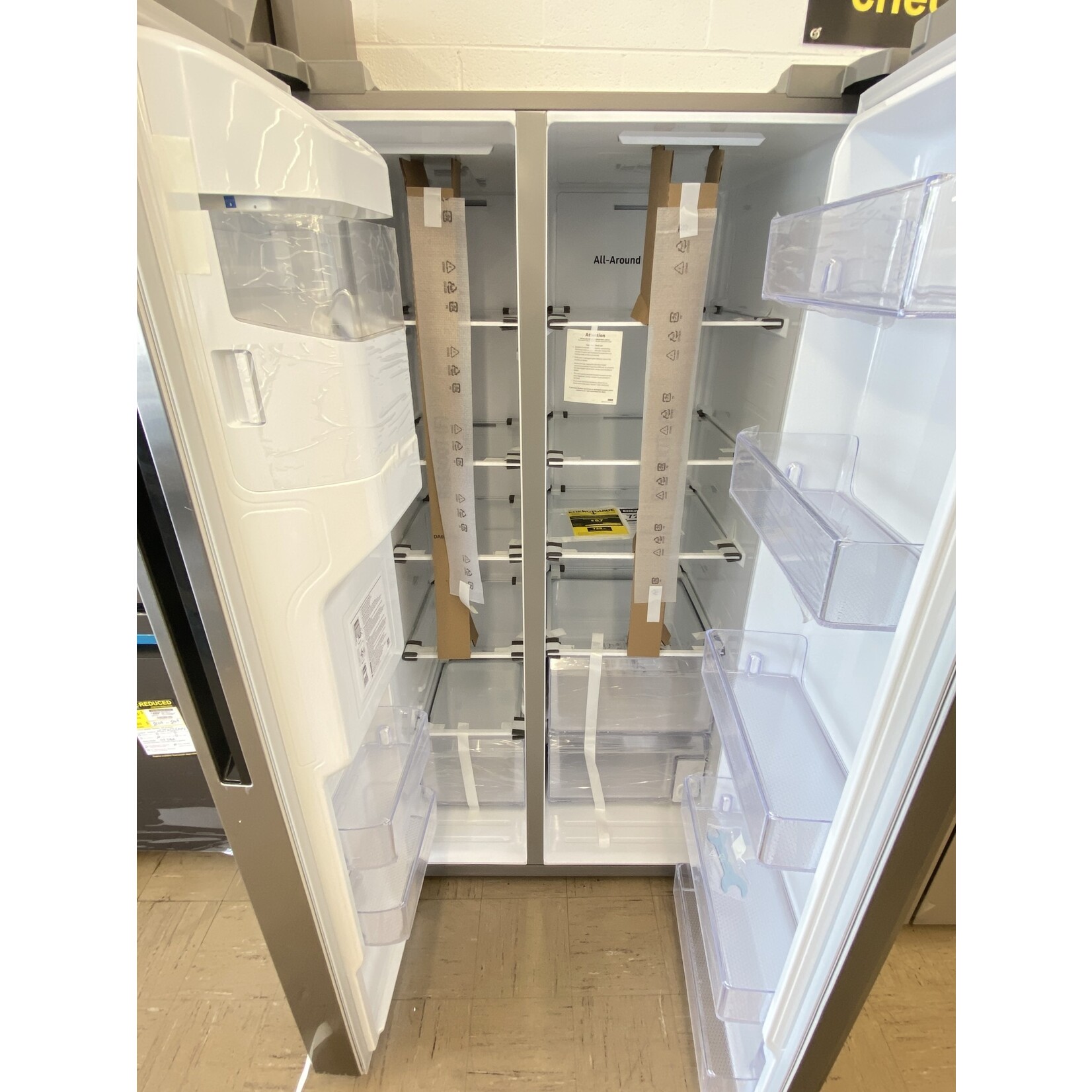 SAMSUNG RS27T5200SR Samsung 27.4 cu. ft. Side by Side Refrigerator in Fingerprint Resistant Stainless Steel