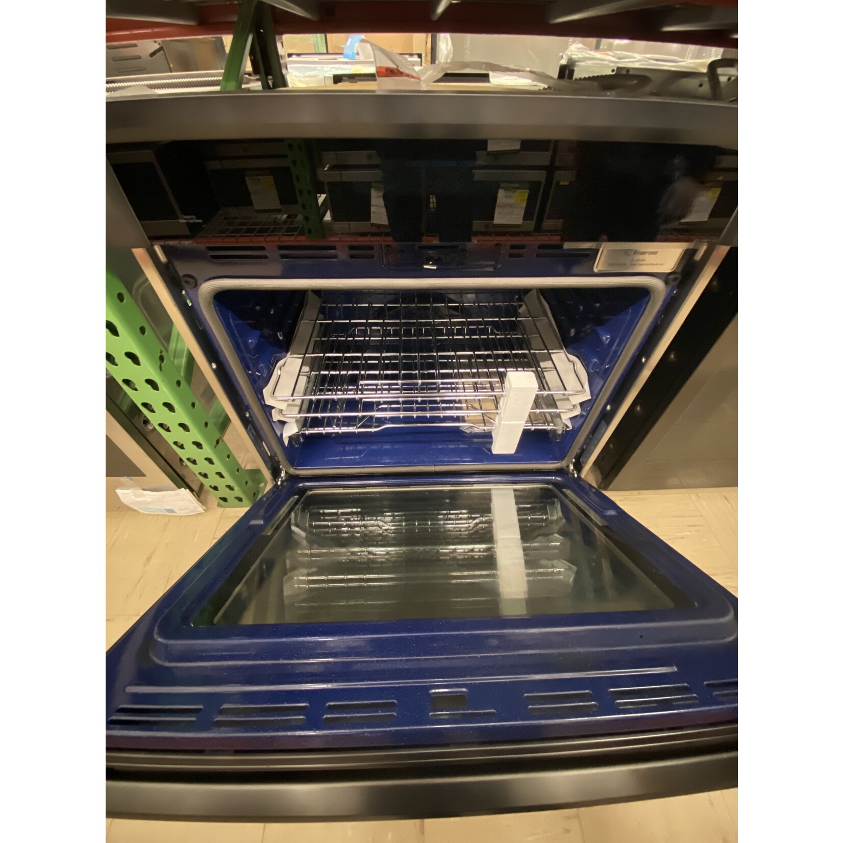 SAMSUNG *NV51K6650SG Samsung 30" Single Oven, Steam Cooking, Dual Fan True Convection, Spotlight Lighting