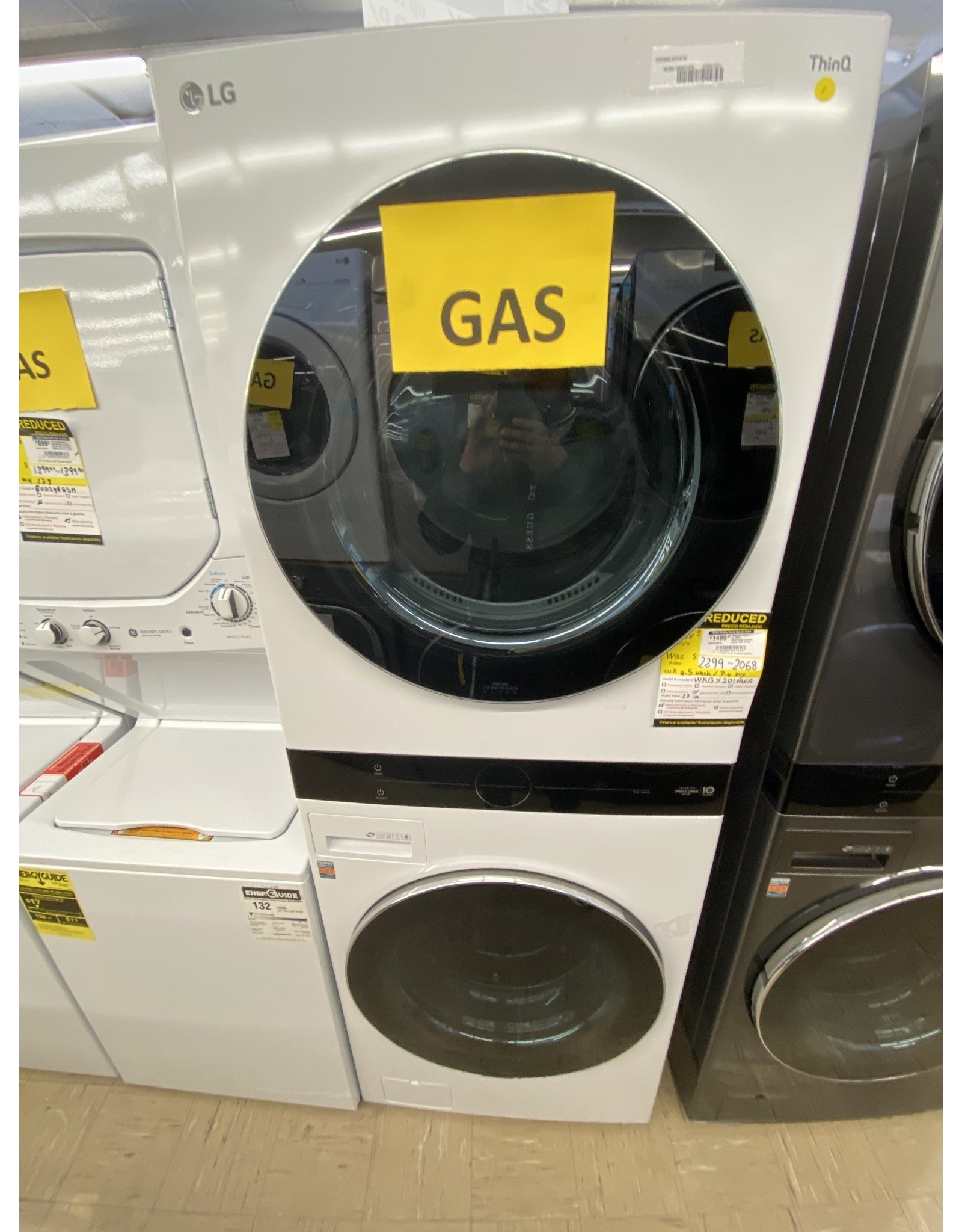 LG Electronics WKGX201HWA 27 in. White WashTower Laundry Center with 4.5 cu. ft. Washer and 7.4 cu. ft. Gas Dryer