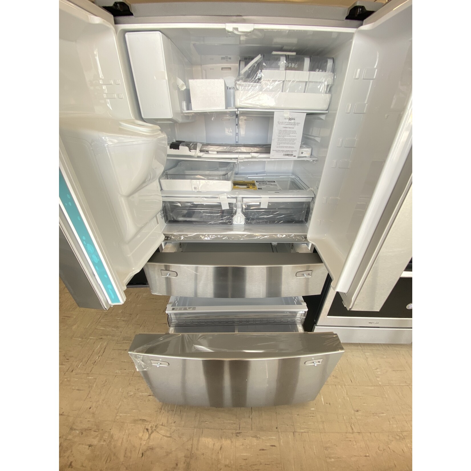 SAMSUNG *RF24R7201SR 23 cu. ft. 4-Door French Door Refrigerator in Fingerprint Resistant Stainless Steel, Counter Depth