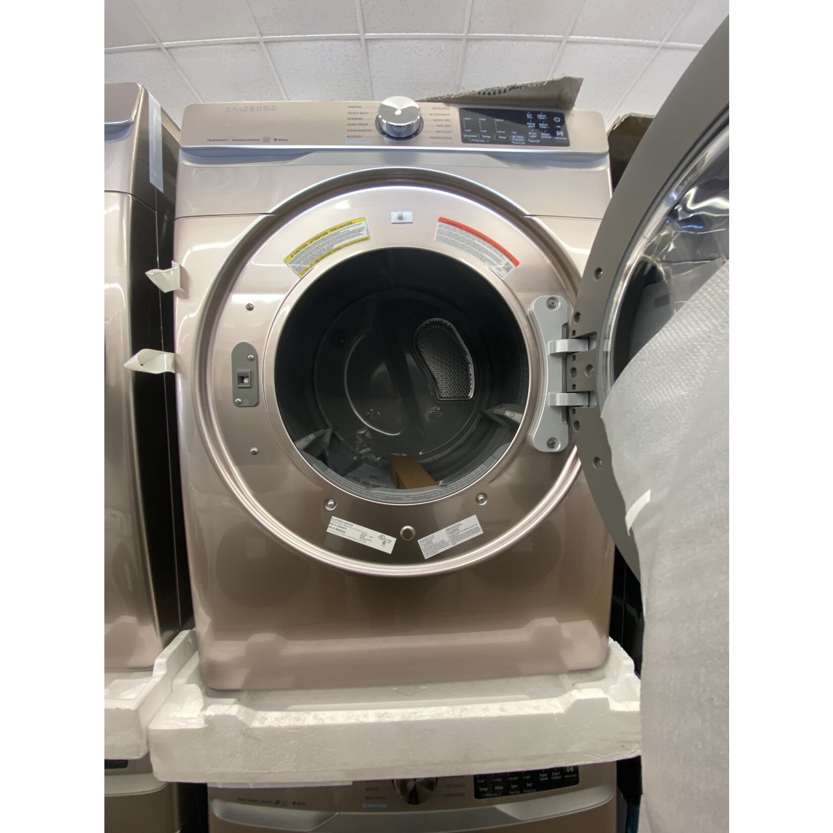 SAMSUNG DVE45R6300C 7.5 cu. ft. Champagne Electric Dryer with Steam Sanitize+, ENERGY STAR