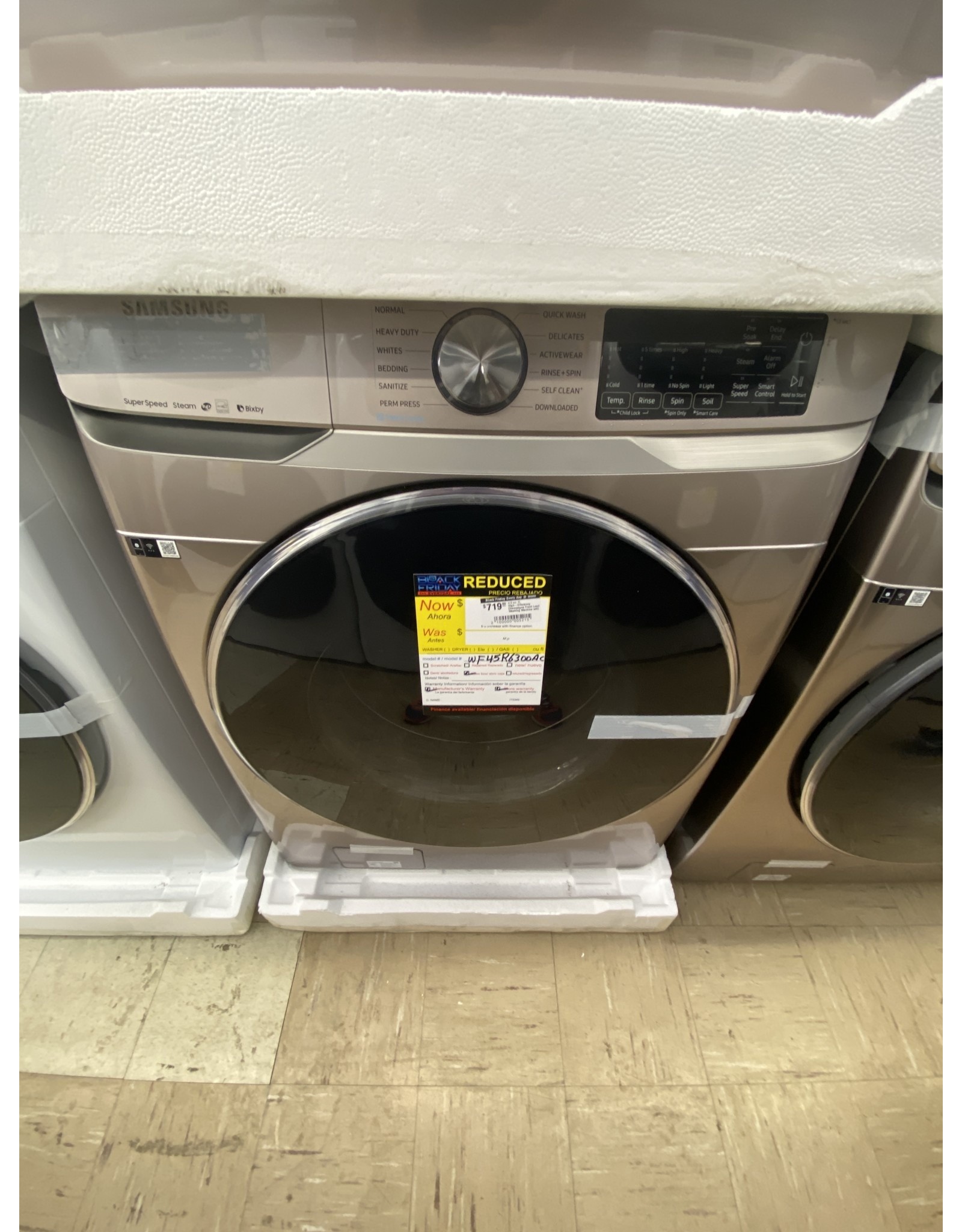 SAMSUNG 4.5 cu. ft. High-Efficiency Champagne Front Load Washing Machine with Steam and Super Speed