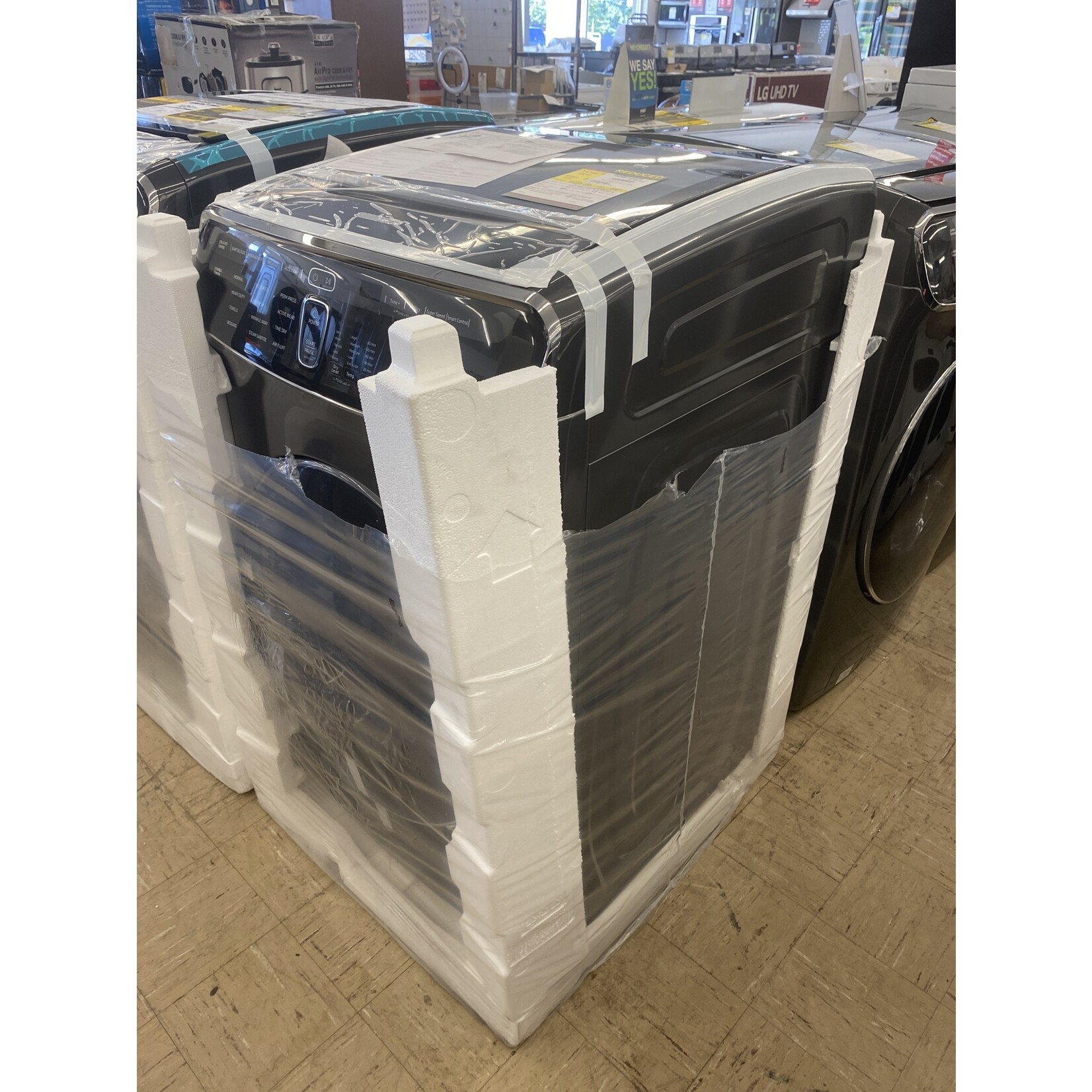 SAMSUNG *DVE60M9900V Samsung 7.5 cf electric dryer w/ Multi-Steam (Black Stainless)