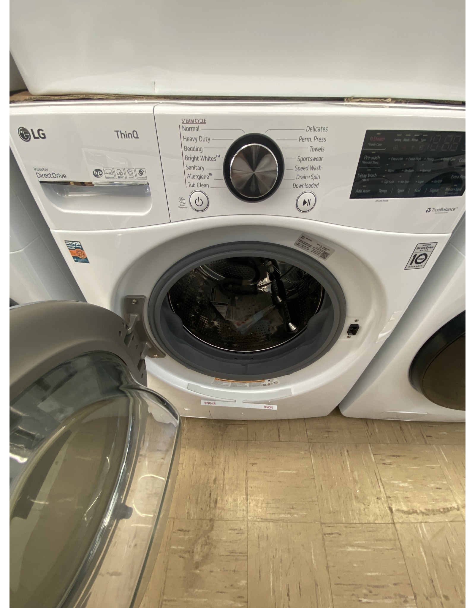 WM4200HWA 27 in. 5 cu. ft. White Ultra Large Capacity Front Load