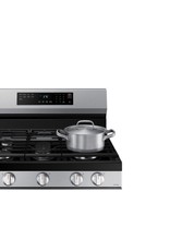 SAMSUNG NX60A6511SS 6 cu. ft. Smart Wi-Fi Enabled Convection Gas Range with No Preheat AirFry in Stainless Steel