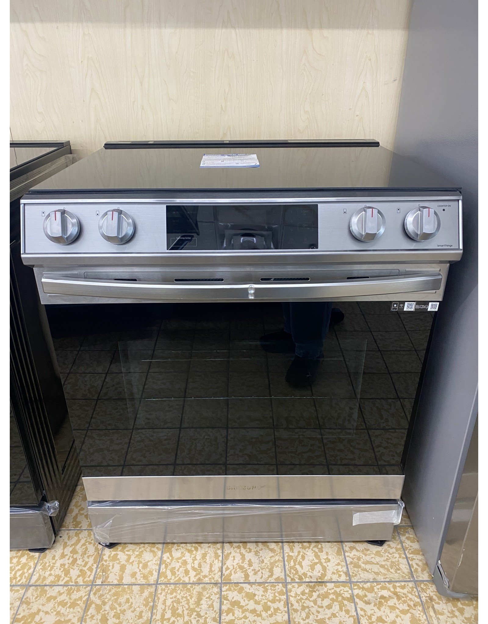 Samsung 6.3 Cu. ft. Slide-in Electric Range with Air Fry, Stainless Steel - NE63T8511SS